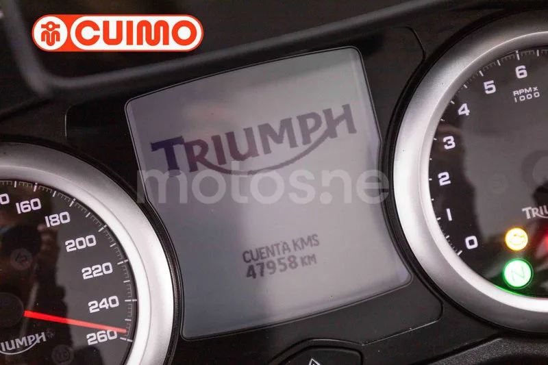 Triumph Trophy SE - Vista 25