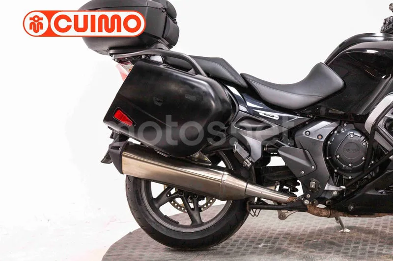 Triumph Trophy SE - Vista 8