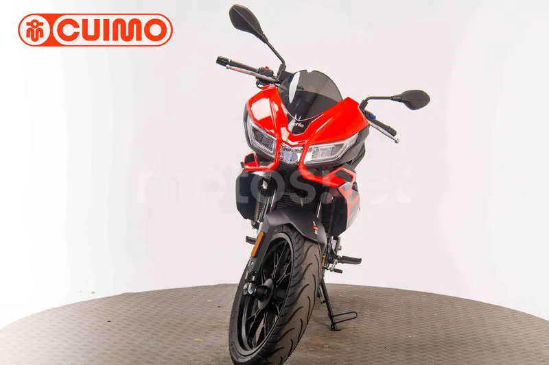 Aprilia Tuono 125 - Vista 10