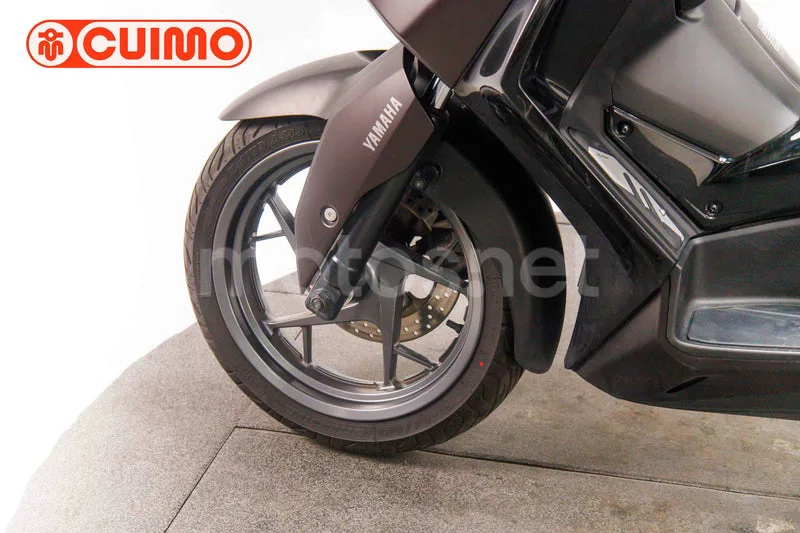 Yamaha XMAX 300 - Vista 24
