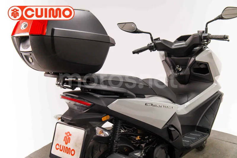 Kymco Sky Town 125 - Vista 16