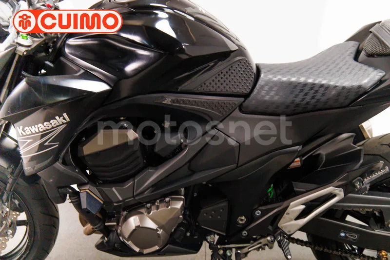 Kawasaki Z800 - Vista 24