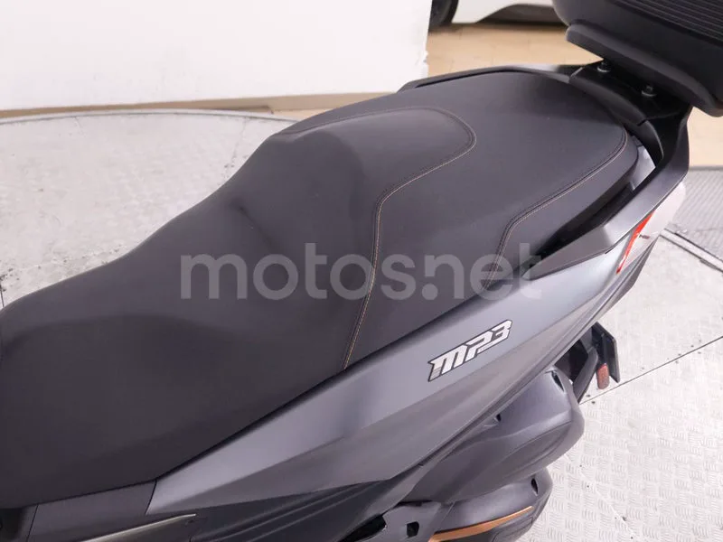 Piaggio MP3 530 Exclusive - Vista 14