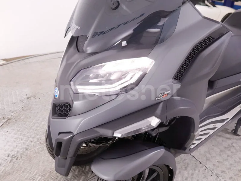 Piaggio MP3 530 Exclusive - Vista 15