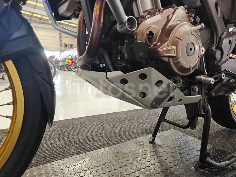 Honda CRF1000L Africa Twin - Vista 13
