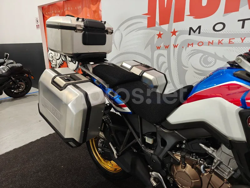 Honda CRF1000L Africa Twin - Vista 15
