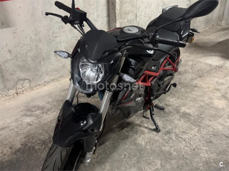 Benelli BN 125 - Vista 11