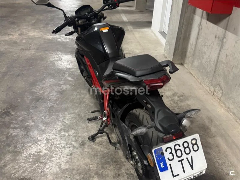 Benelli BN 125 - Vista 4