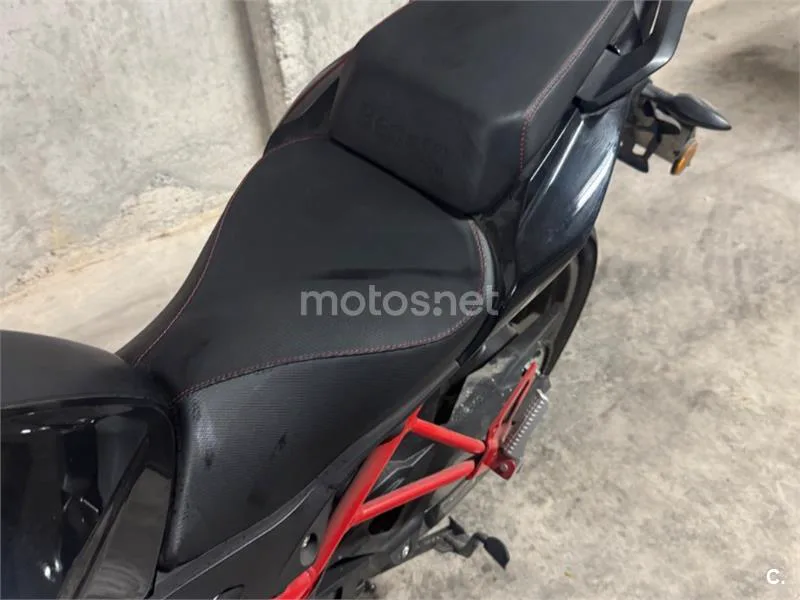 Benelli BN 125 - Vista 5