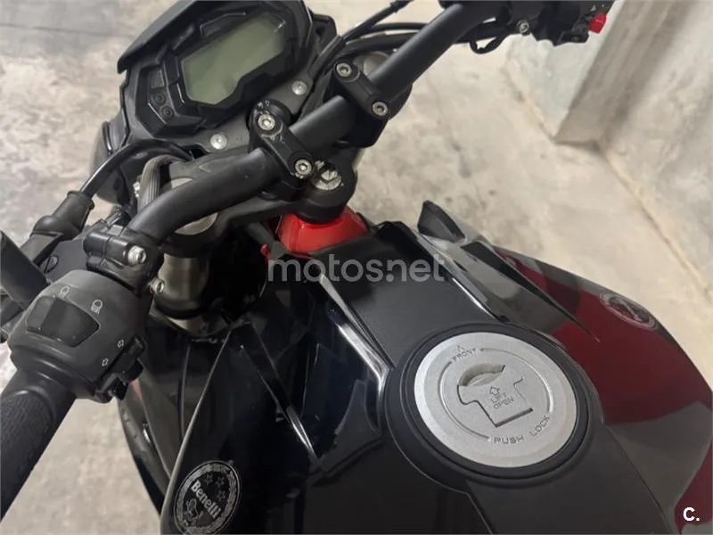 Benelli BN 125 - Vista 6
