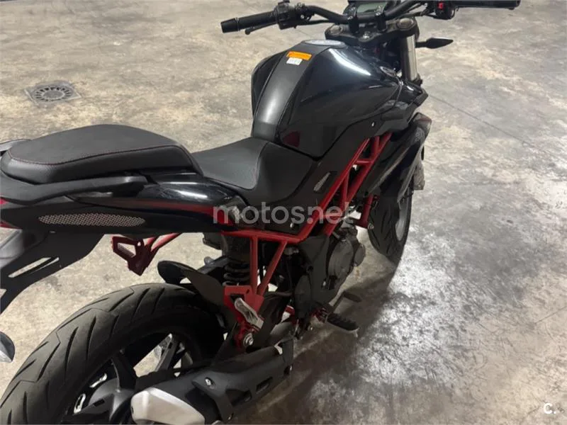 Benelli BN 125 - Vista 7