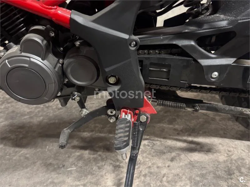 Benelli BN 125 - Vista 10