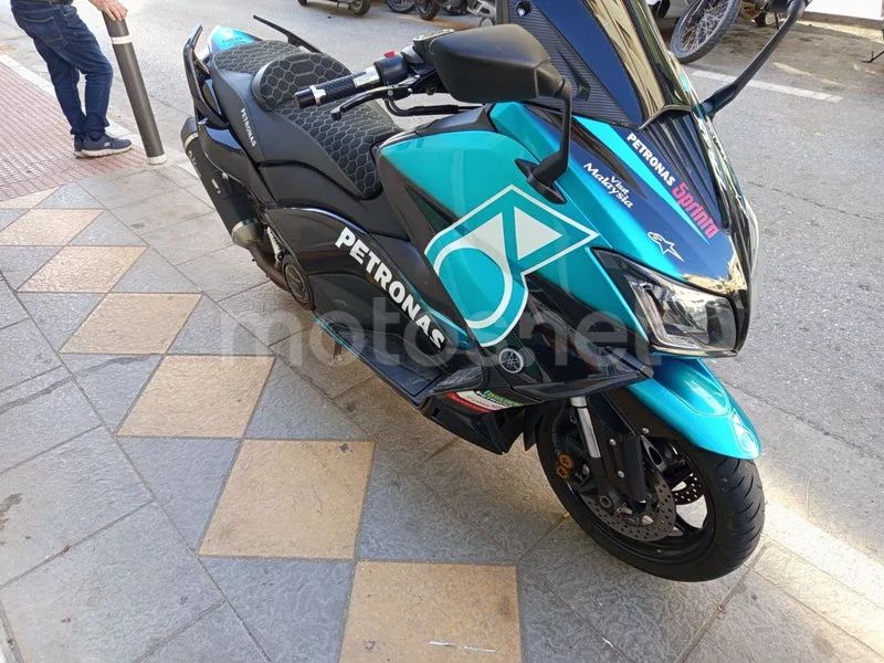 Yamaha TMAX 530 - Vista 4