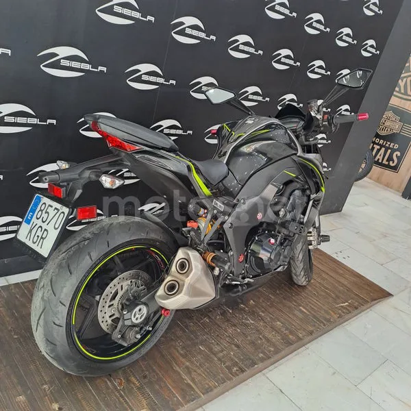 Kawasaki Z1000 - Vista 4