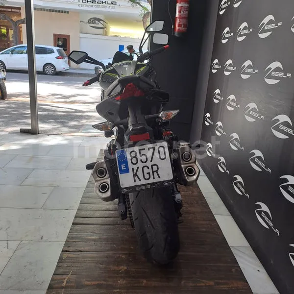 Kawasaki Z1000 - Vista 8