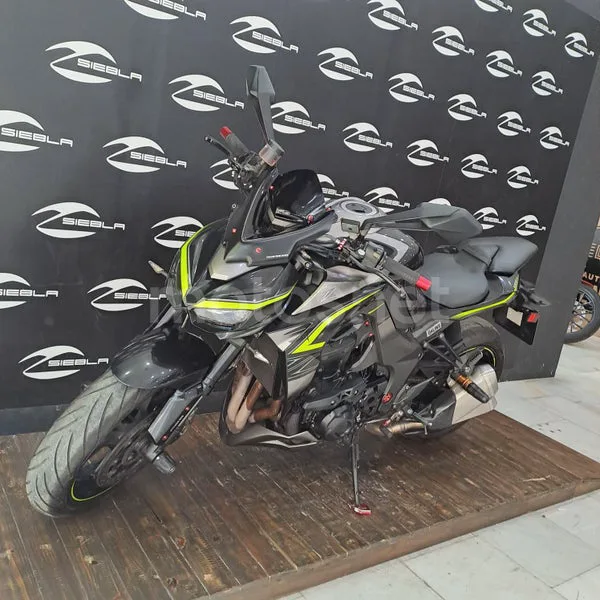 Kawasaki Z1000 - Vista 10