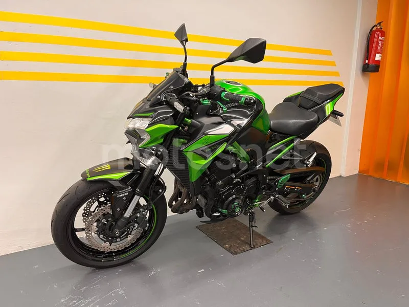 Kawasaki Z900 - Vista 4