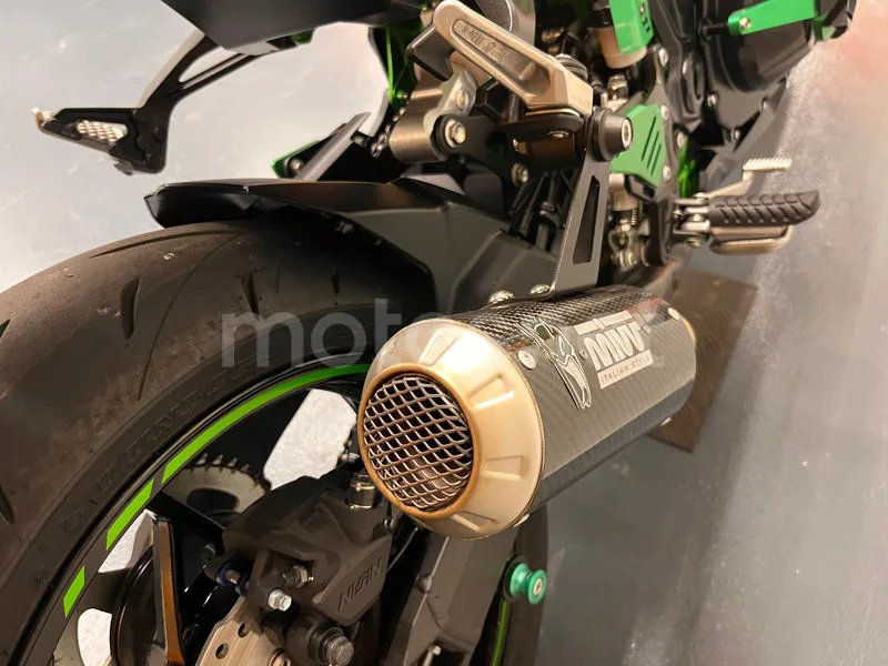 Kawasaki Z900 - Vista 7