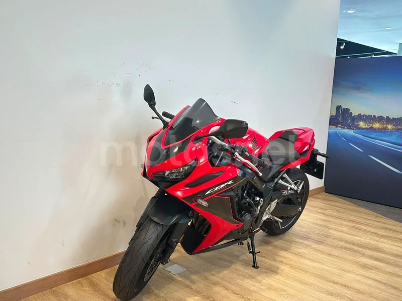 Honda CBR650R - Vista 4