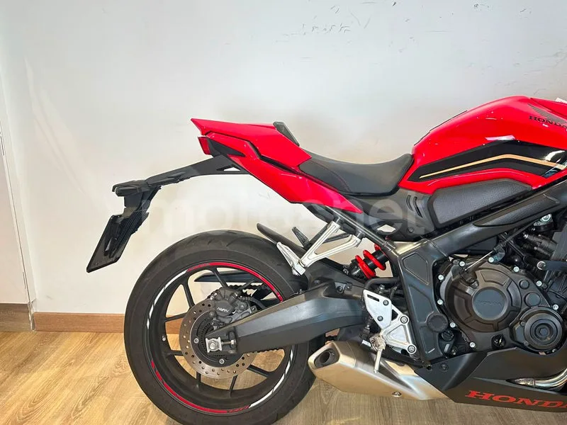 Honda CBR650R - Vista 6