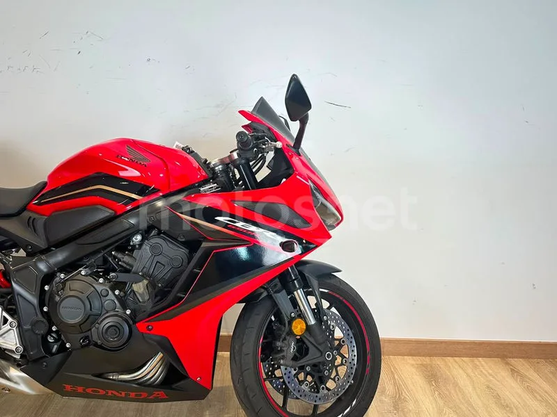 Honda CBR650R - Vista 7