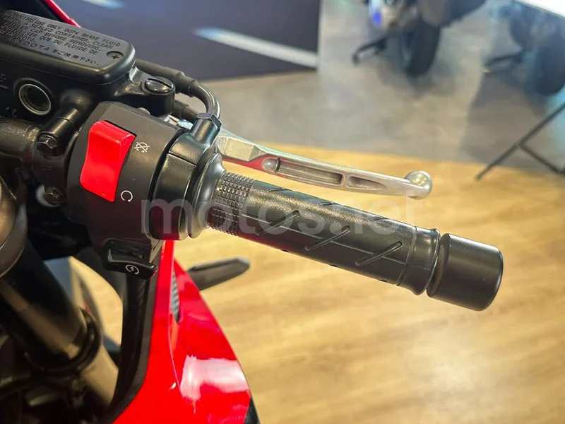 Honda CBR650R - Vista 10
