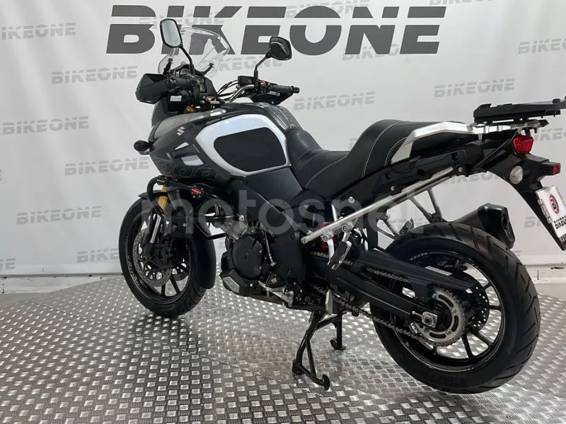 Suzuki V-Strom 1000 - Vista 8