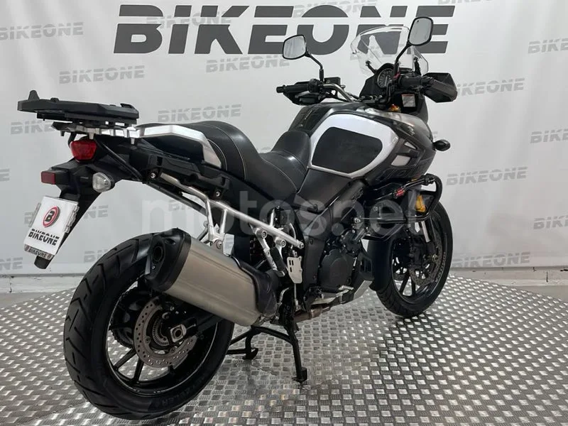 Suzuki V-Strom 1000 - Vista 9