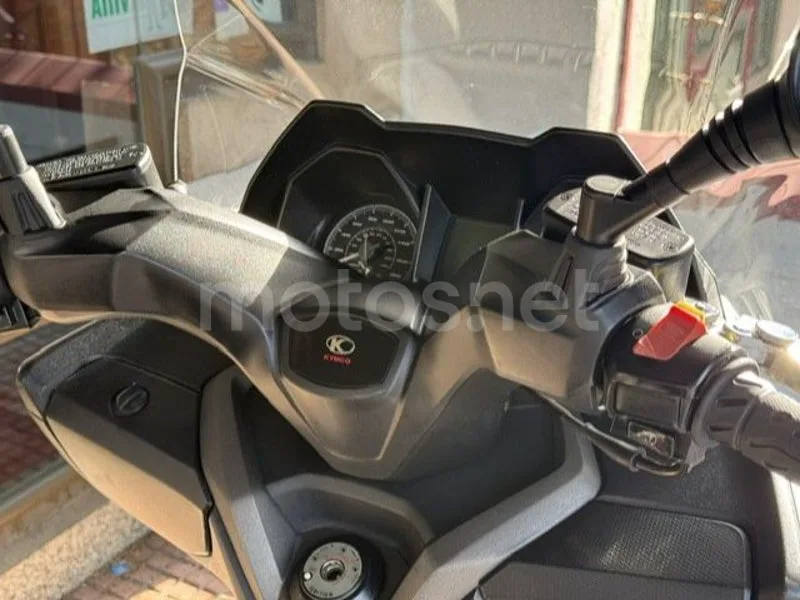 Kymco Grand Dink 300 - Vista 3