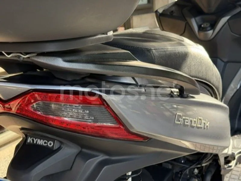 Kymco Grand Dink 300 - Vista 4