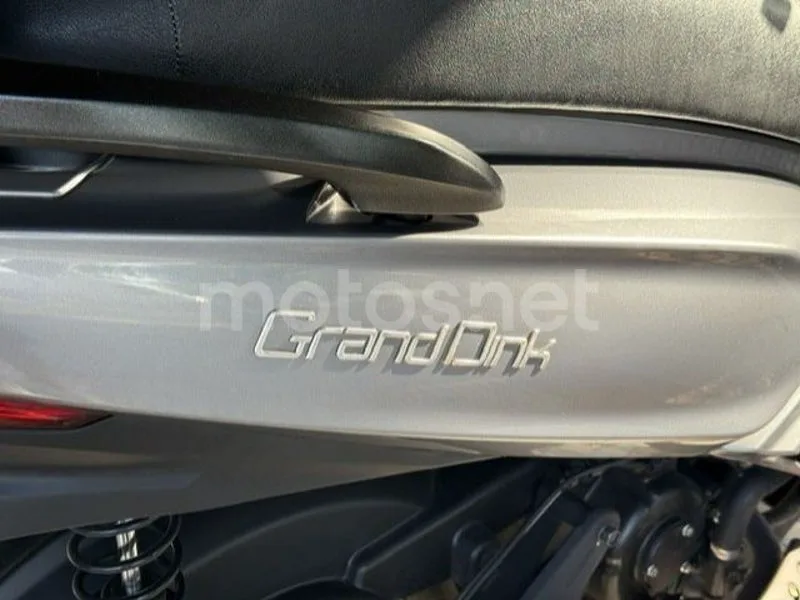 Kymco Grand Dink 300 - Vista 5