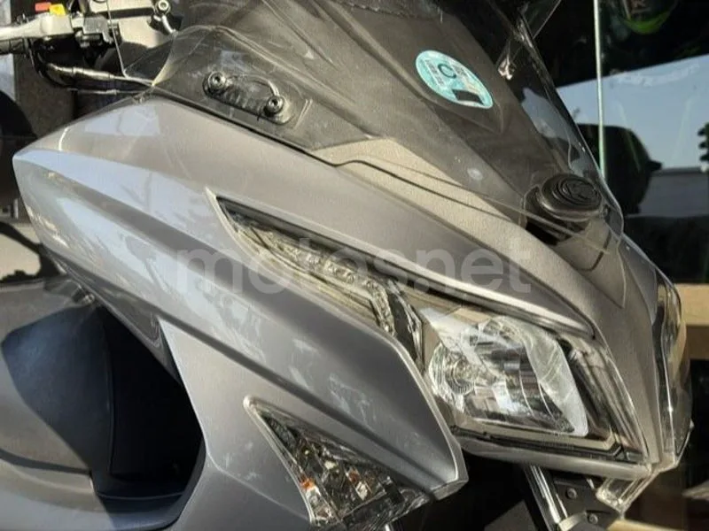 Kymco Grand Dink 300 - Vista 7