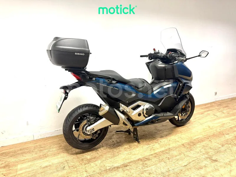 Honda Forza 750 - Vista 11