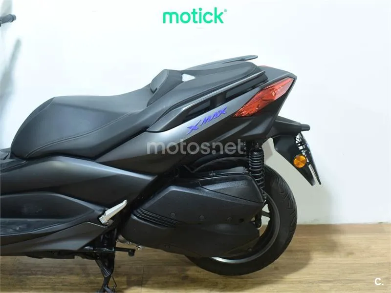 Yamaha XMAX 300 - Vista 9