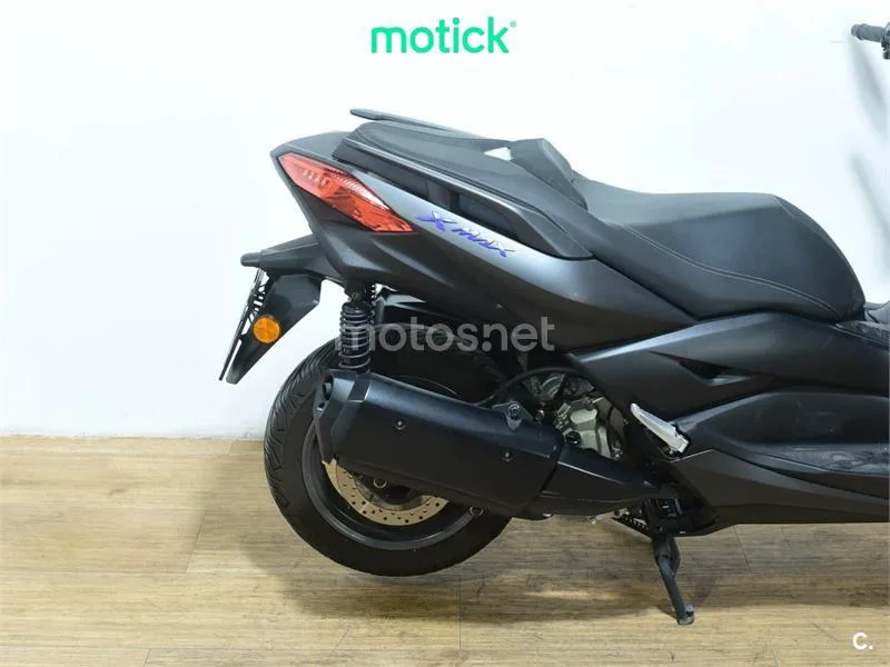 Yamaha XMAX 300 - Vista 3