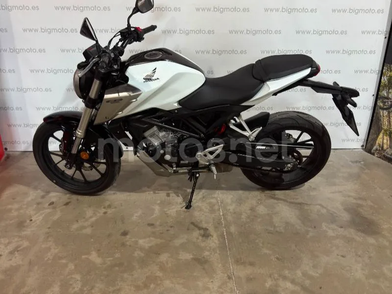 Honda CB125R 3600 € 2018 Girona - 2