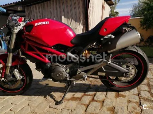 Ducati Monster 696 - Vista 4