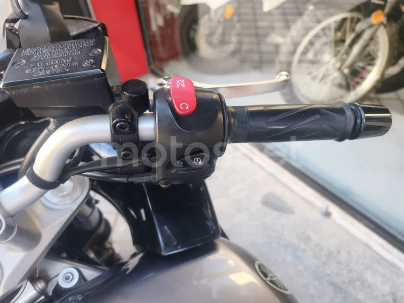 Yamaha FZ6 Fazer - Vista 15