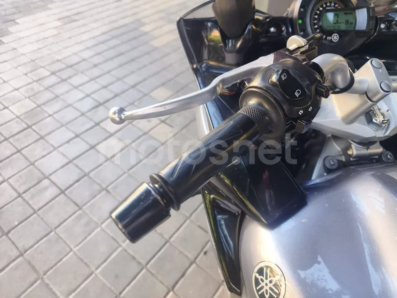 Yamaha FZ6 Fazer - Vista 16
