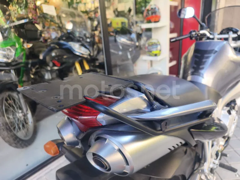Yamaha FZ6 Fazer - Vista 5