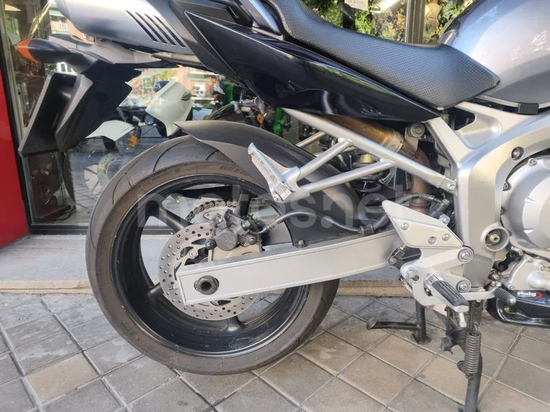 Yamaha FZ6 Fazer - Vista 8