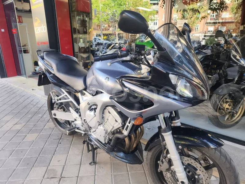 Yamaha FZ6 Fazer - Vista 9