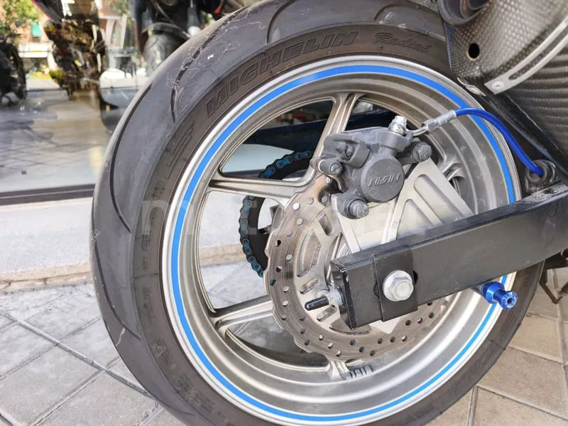 Kawasaki Z750 - Vista 14