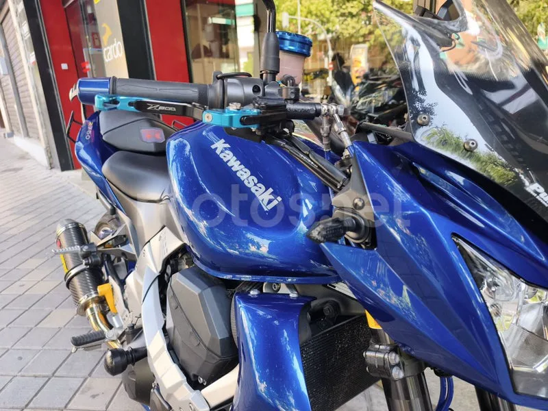 Kawasaki Z750 - Vista 17