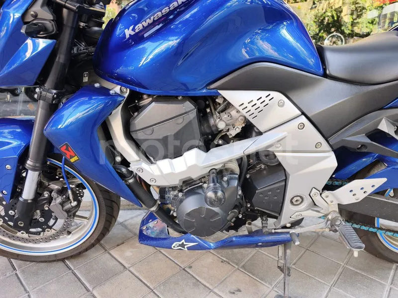 Kawasaki Z750 - Vista 21