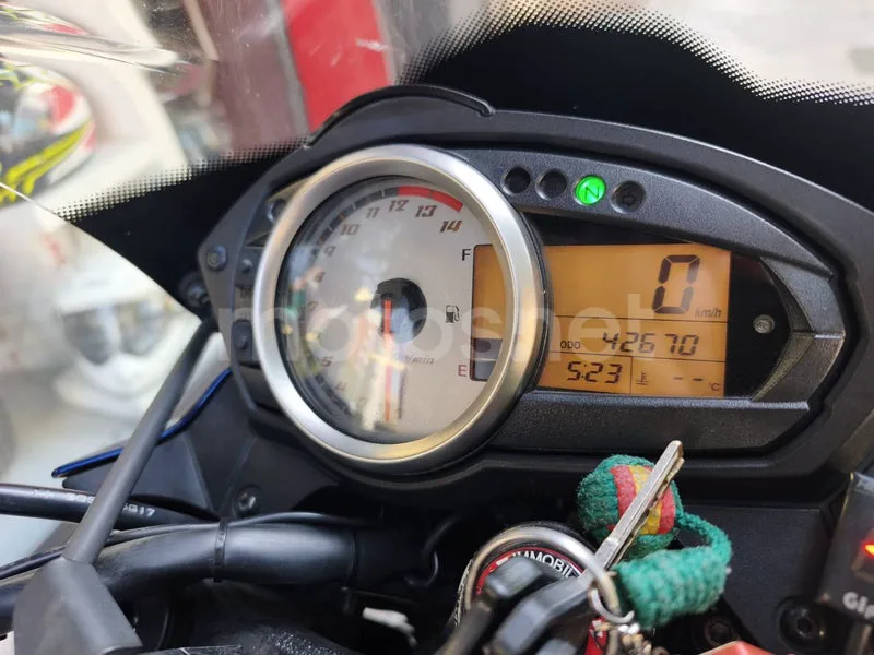 Kawasaki Z750 - Vista 9