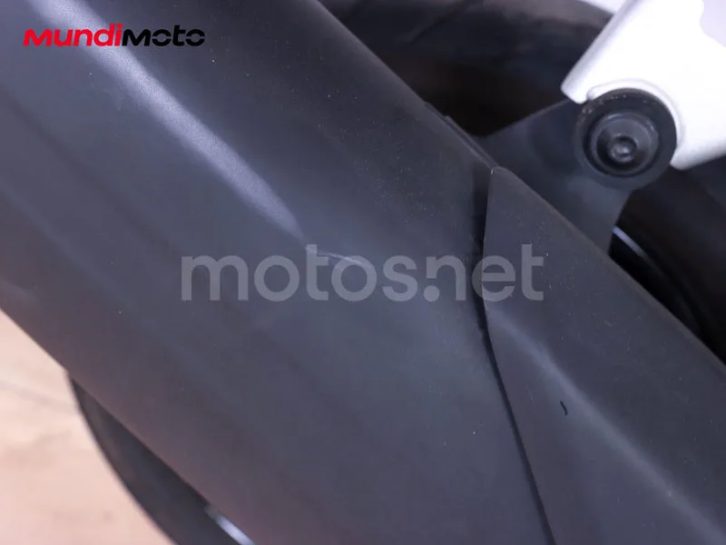 Suzuki V-Strom 800 - Vista 15