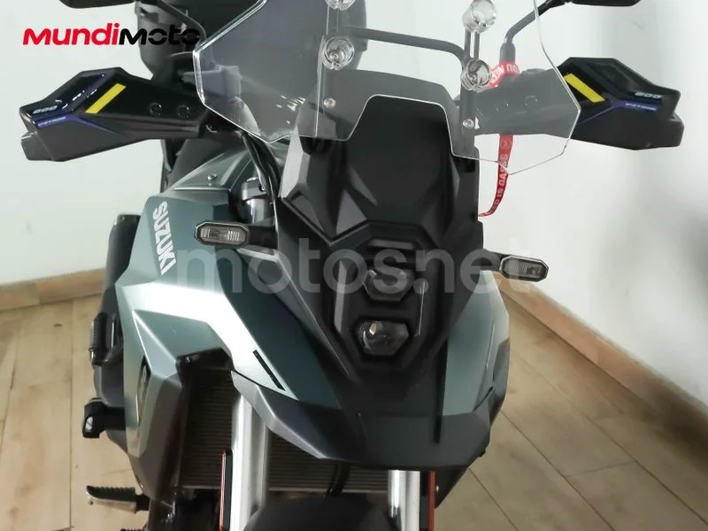 Suzuki V-Strom 800 - Vista 5