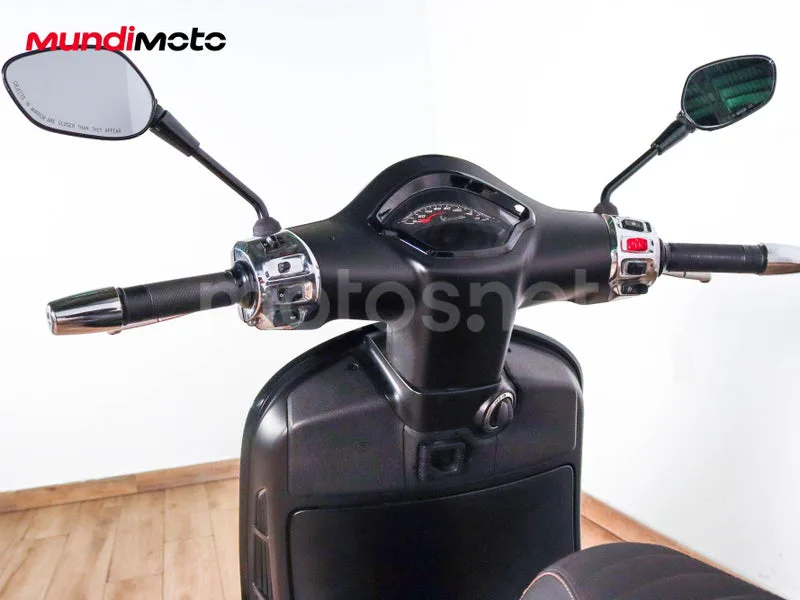Vespa GTS 300 - Vista 11