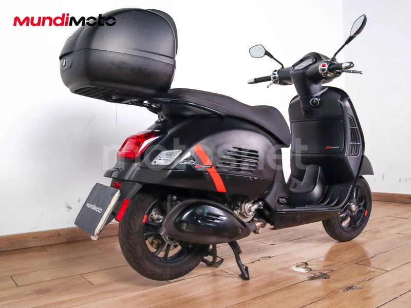 Vespa GTS 300 - Vista 3